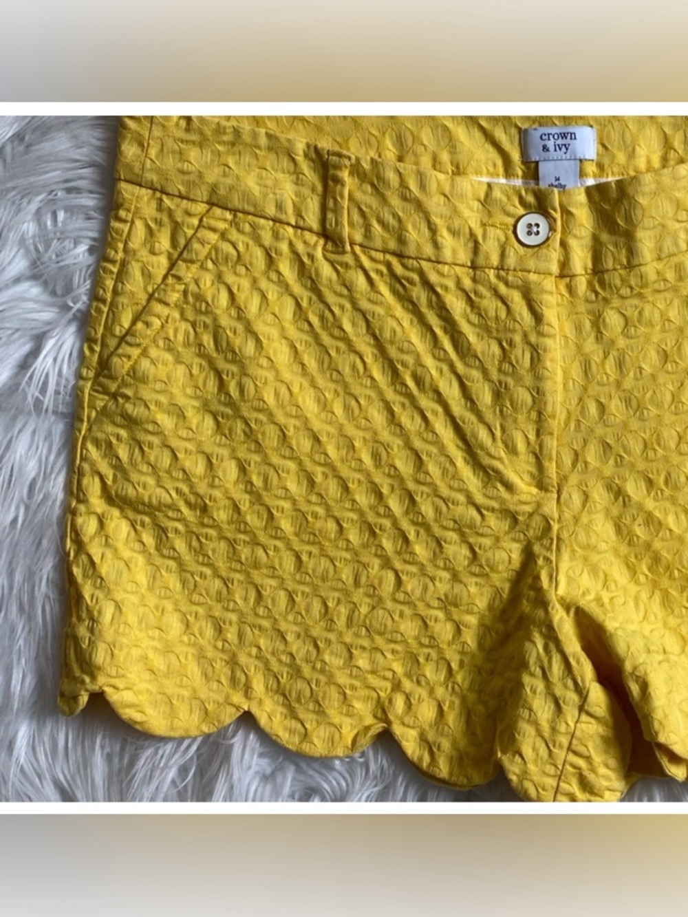 🌼💛Crown  & ivy Quilted Scallop Hem Yellow Shorts - Picture 2 of 3